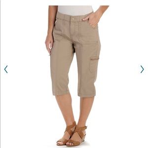 Lee relaxed fit skimmer pants size 4